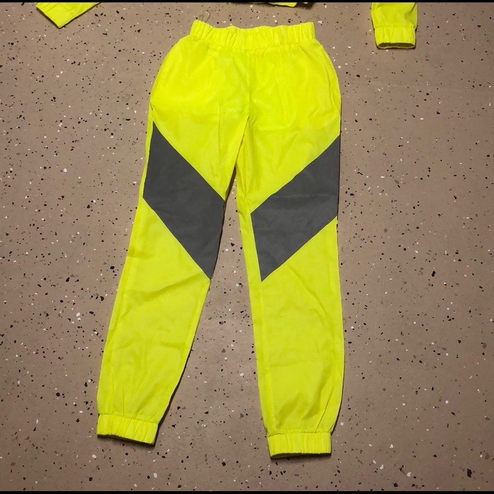 Fashion nova neon lime lounge set! - Picture 2 of 13